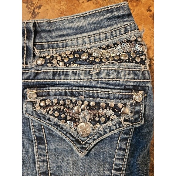 Miss Me Cuffed Capri Size 26 Embezzled Y2K Denim  ‎ Inseam 20"  (J1) - Picture 4 of 10